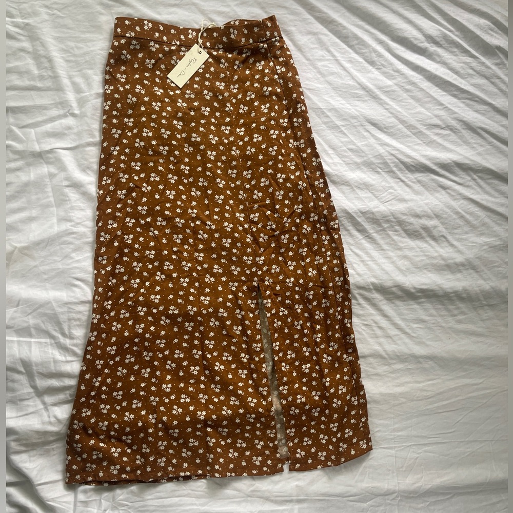NWT Rylee and Cru slit skirt - rust - Xs
